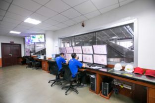 探訪百威啤酒佛山工廠 日均輸出6500個檢測數(shù)據